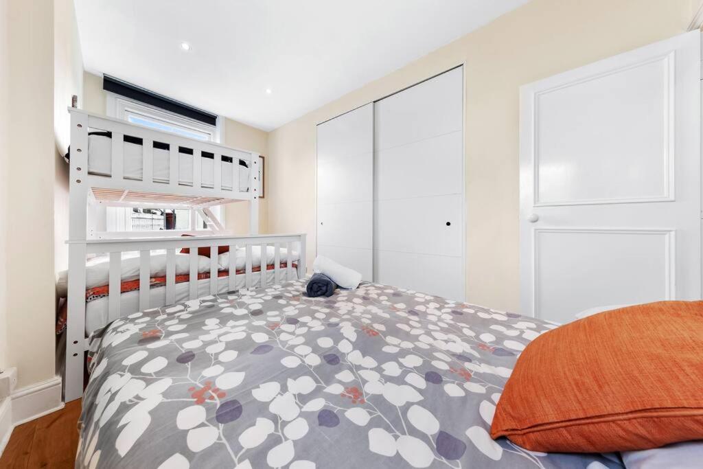 Spacious Sleep 11 With Terrace In Earls Court Ec99 London Exterior photo