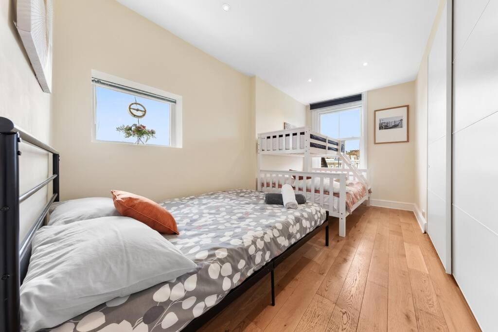 Spacious Sleep 11 With Terrace In Earls Court Ec99 London Exterior photo